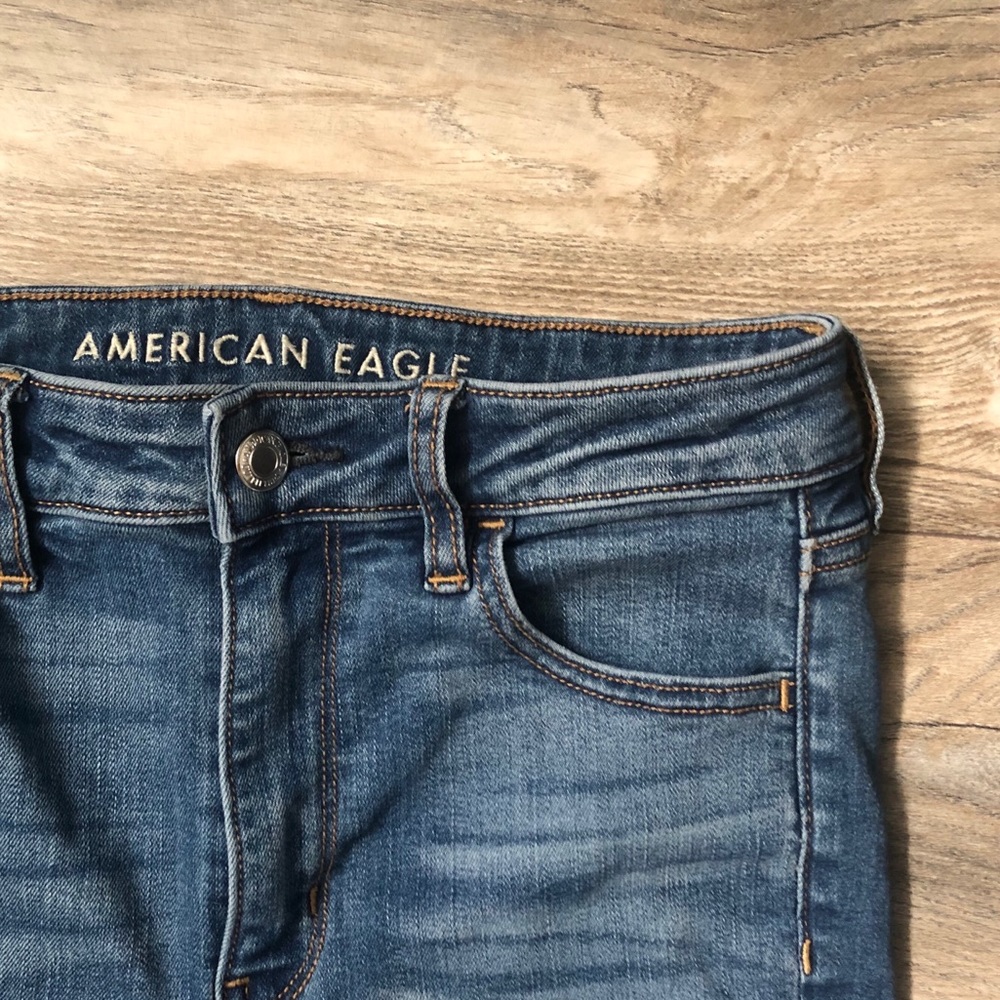 AMERICAN EAGLE SKINNY JEANS